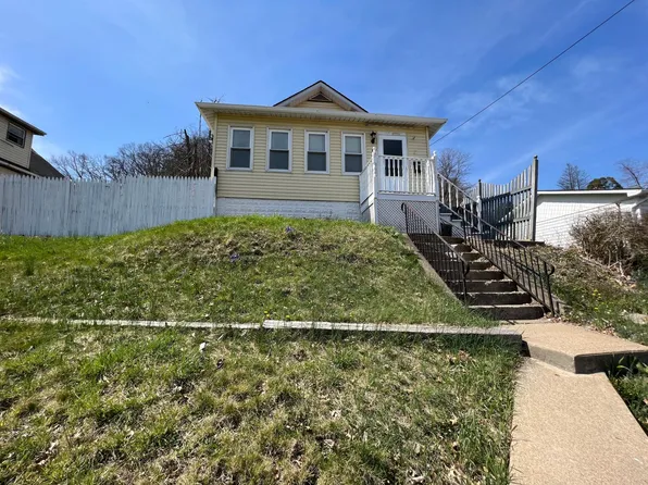 804 Perry St, Ellwood City, PA 16117