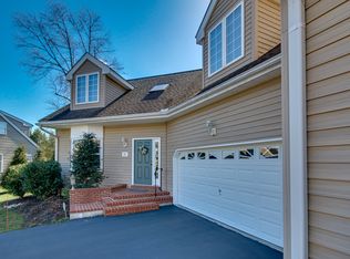 12 Graystone Dr, Chadds Ford, PA 19317