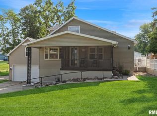 2428 45th St, Moline, IL 61265