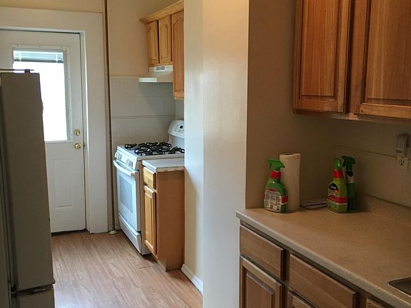 2nd image of 224 E 235th St