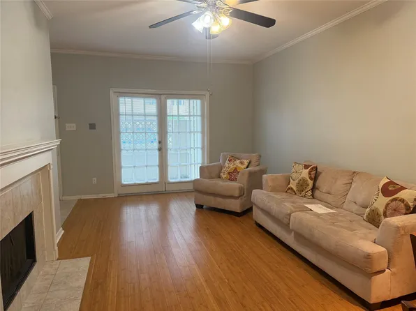 2121 El Paseo St APT 1811, Houston, TX 77054