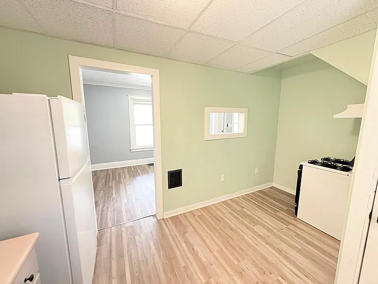 2324 Upton Ave — Photo 8