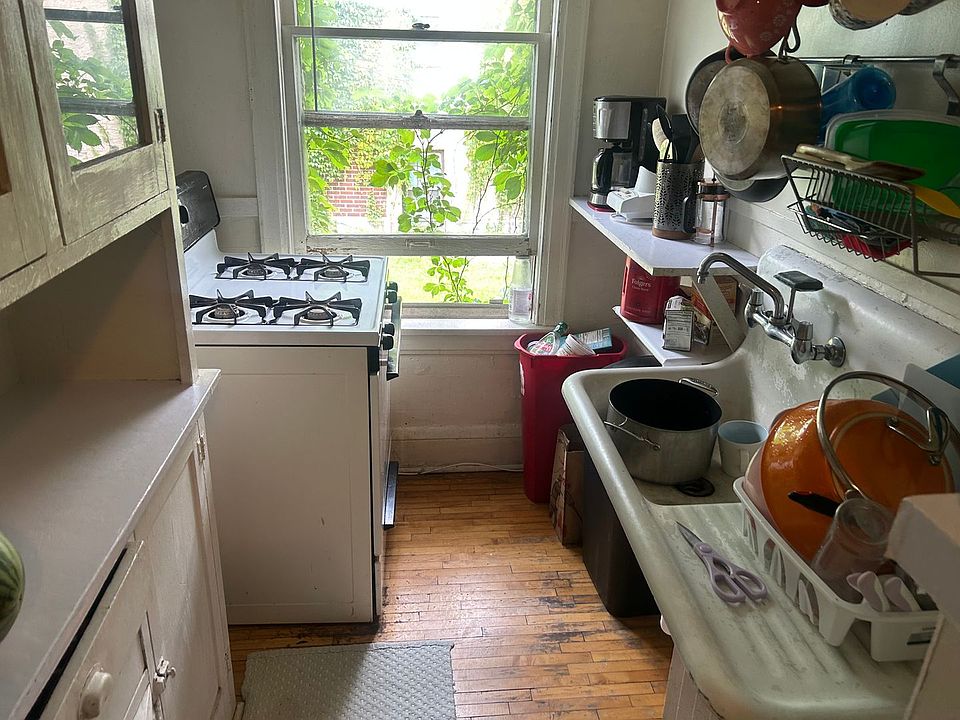 1st image of 1017 Linwood Ave