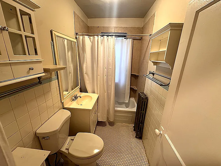 Curtiss — Photo 11