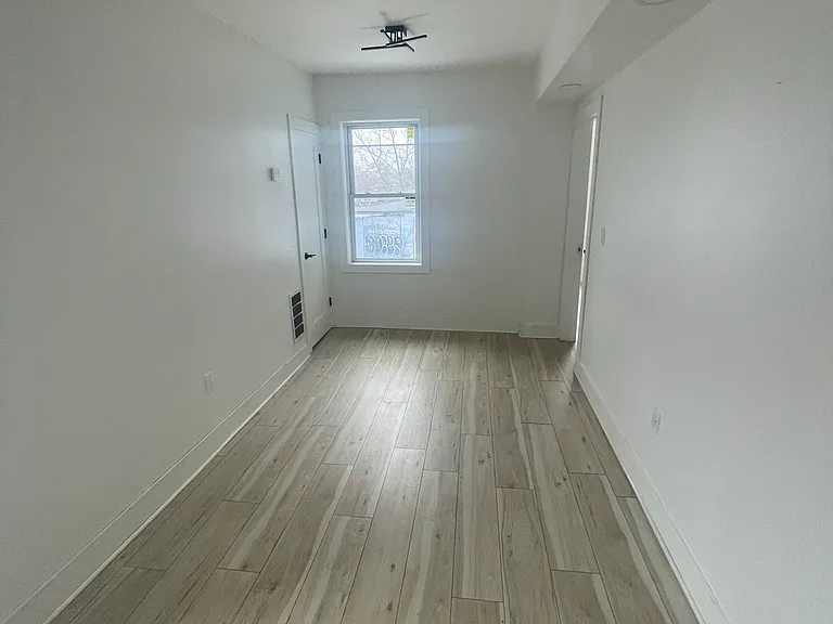 2385 Washington St #4 — Photo 35
