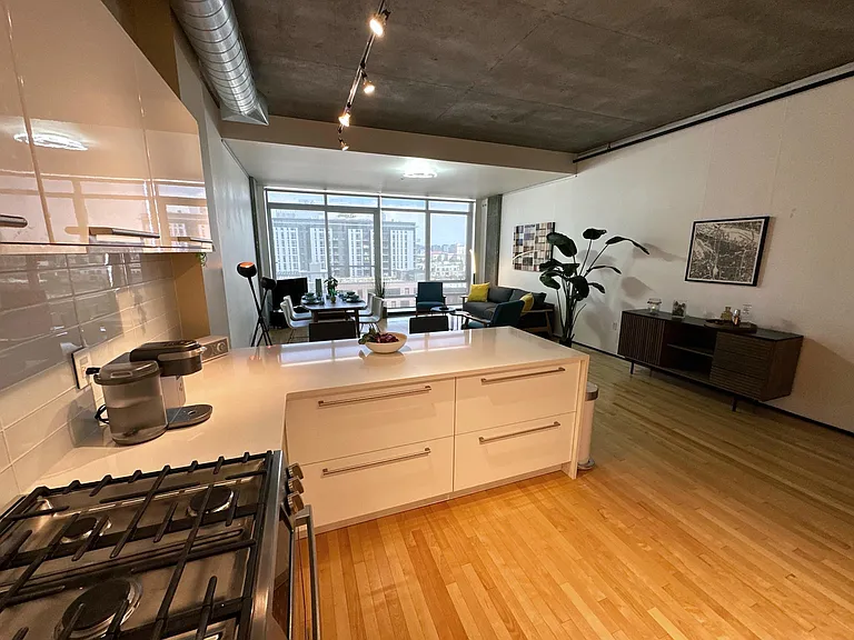 1410 NW Kearney St #1013 — Photo 9