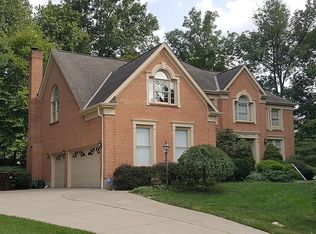 11036 Huntwicke Pl, Cincinnati, OH 45241
