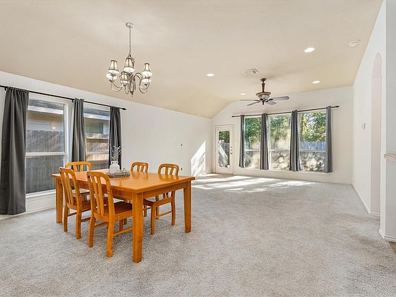4th image of 11139 Pembroke Ridge Dr