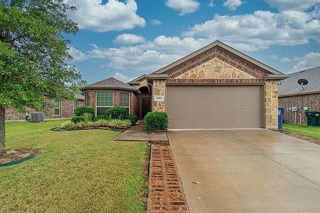 1st image of 2901 Pecan Grove Dr
