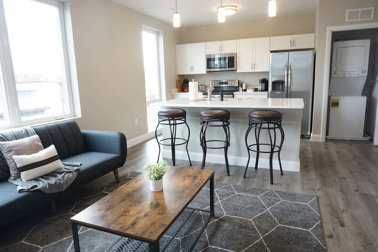 1 bed, 1.0 bath, 731 sqft, $3,623 — Photo 4