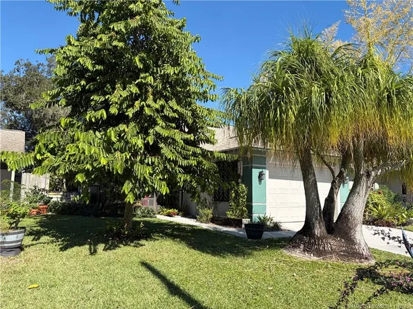 109 SE Taho Ter, Stuart, FL 34997