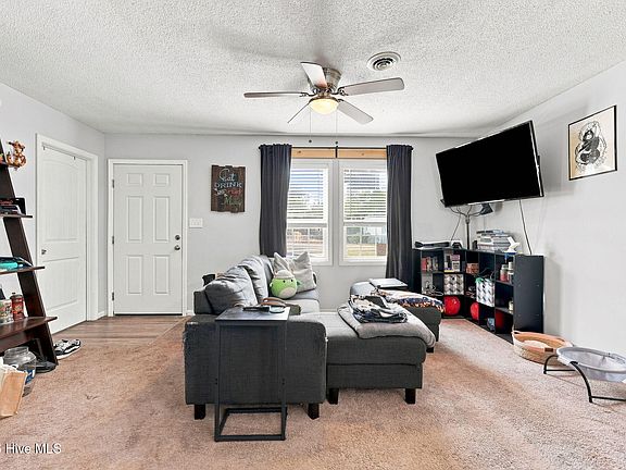 5th image of 208 Old Oak Road