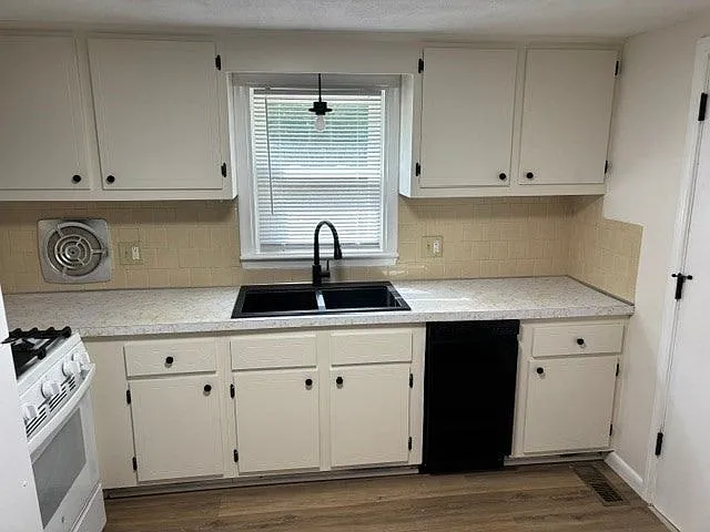 26 Washington St #1 — Photo 9