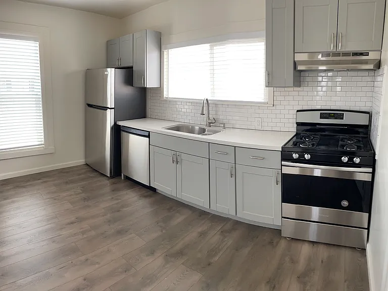 316 Van Buren St #33 — Photo 3