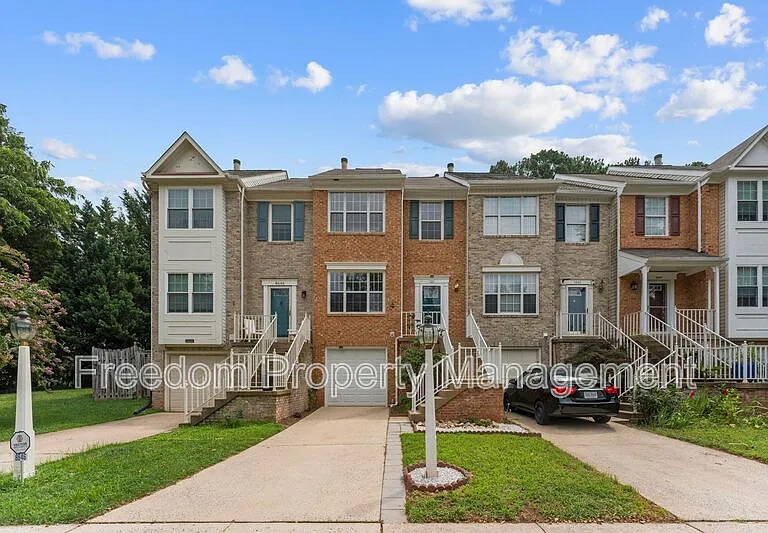 8644 Sanderling Dr — Photo 1