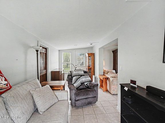 4th image of 3133 MANDELL Drive