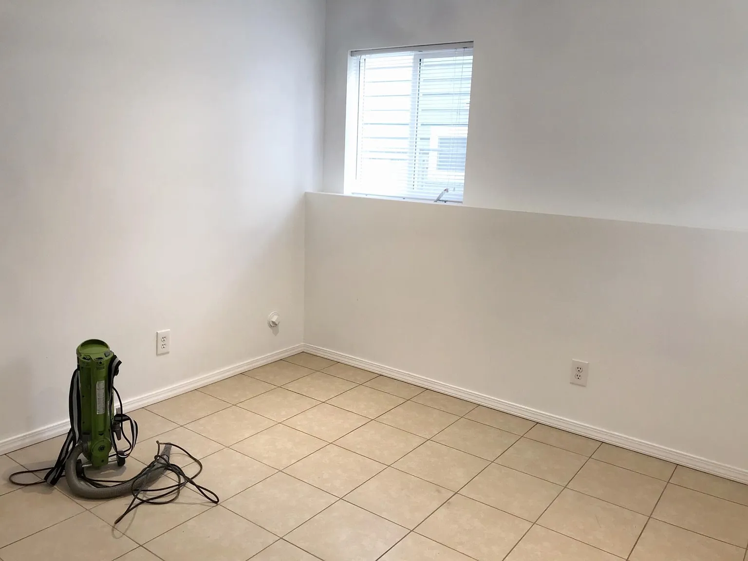 9211 37th Ave — Photo 3