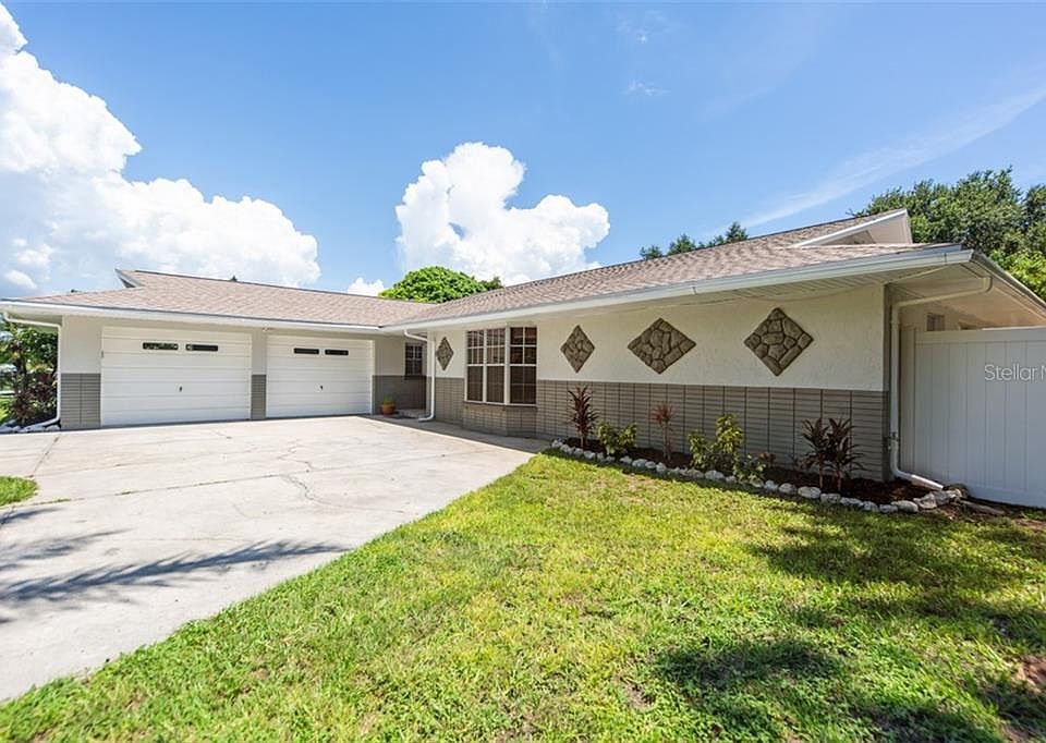 1st image of 1020 67th Avenue Dr W