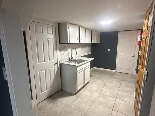 116 Earl St Floor 3, Rochester, NY 14611