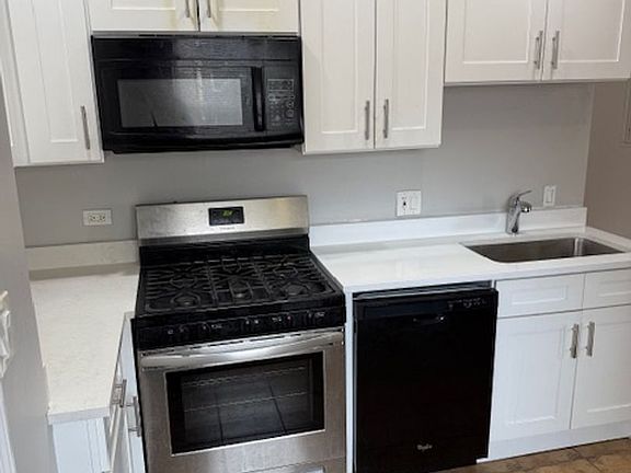 2nd image of 6442 N Hamilton Ave #44