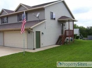 610 N Main St, Fall River, WI 53932