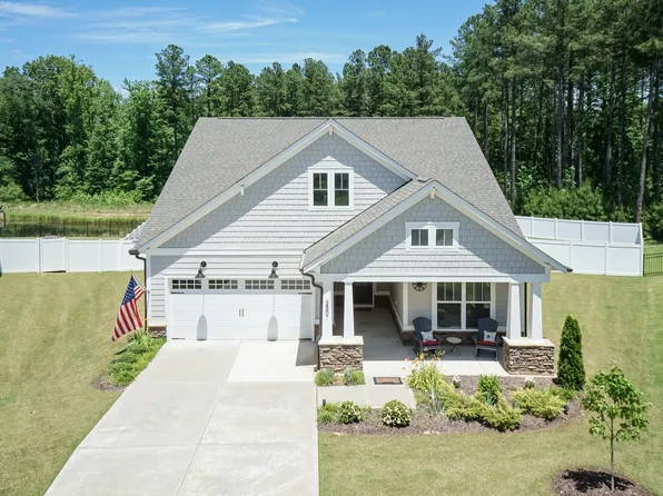 2501 Impulsion Dr, New Hill, NC 27562
