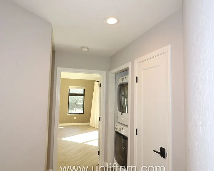 4721 Meadowridge Rd — Photo 6