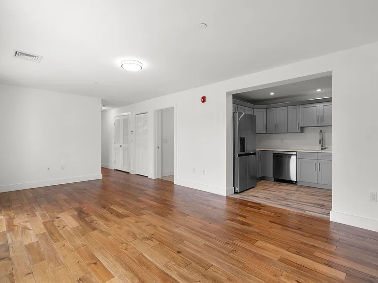 245 E Main St #2 — Photo 7