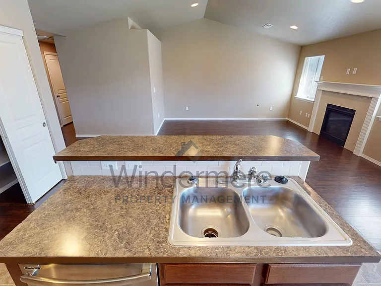 1215 SW Settlement St — Photo 18