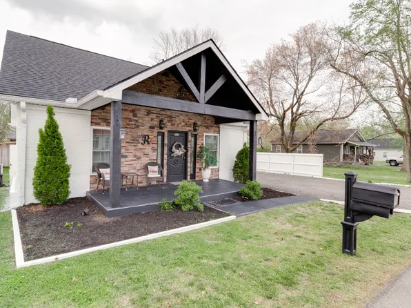 205 Church St, Portland, TN 37148