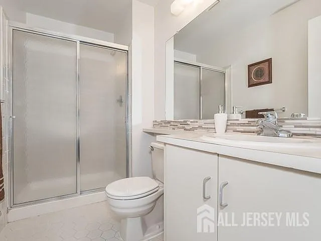 414 Lancaster Ct — Photo 7