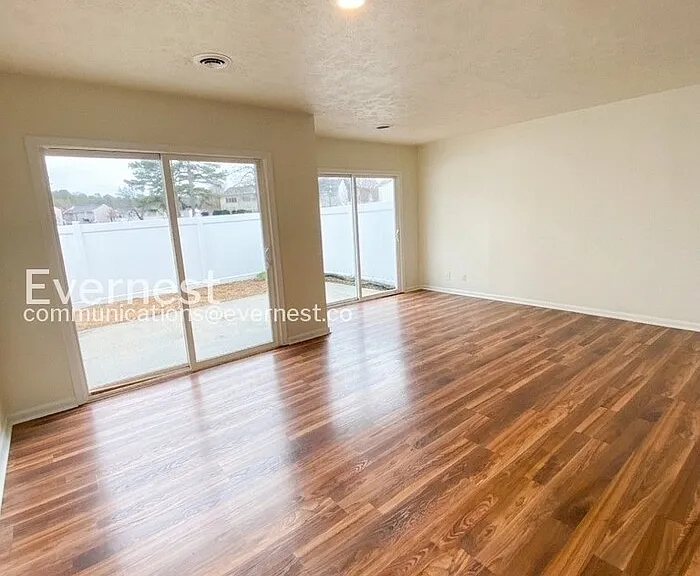 4009 Midlands Rd — Photo 5