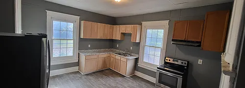301 W Franklin St Photo 1
