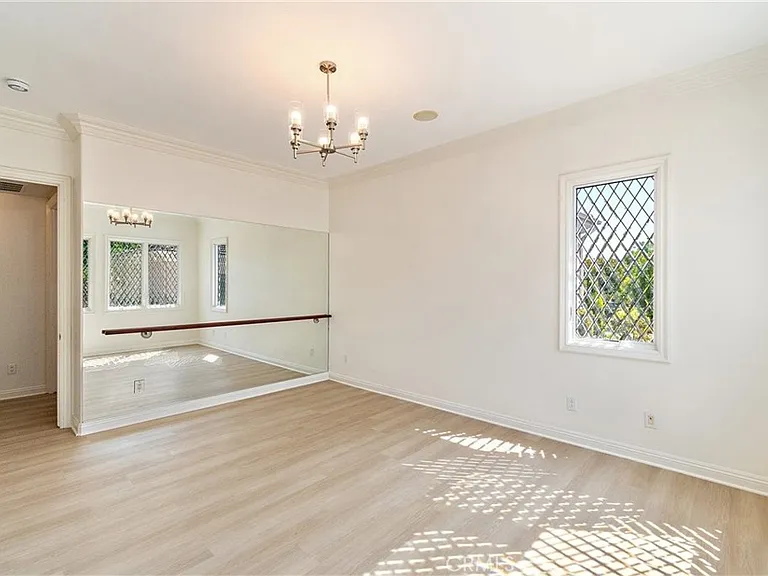 19 Santa Rosa — Photo 25