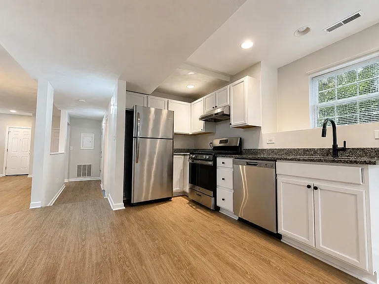 104 Middlesex Rd #1A — Photo 1
