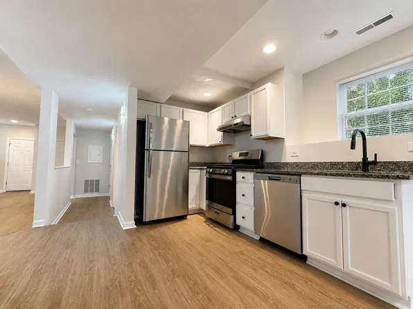 104 Middlesex Rd, Tyngsboro, MA