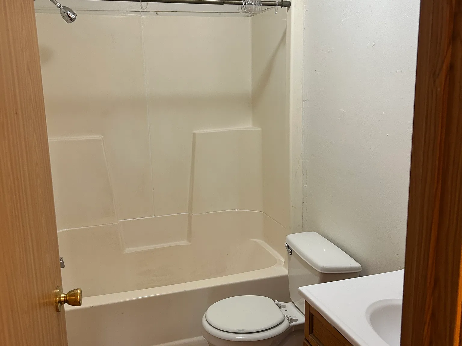 2 bed, 1.5 bath, 1346 sqft, $1,350 — Photo 2