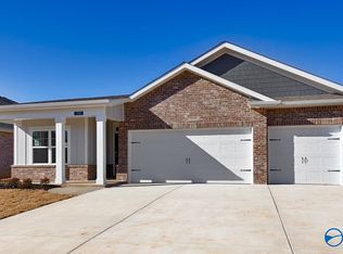 108 Legend Dr, Meridianville, AL 35759