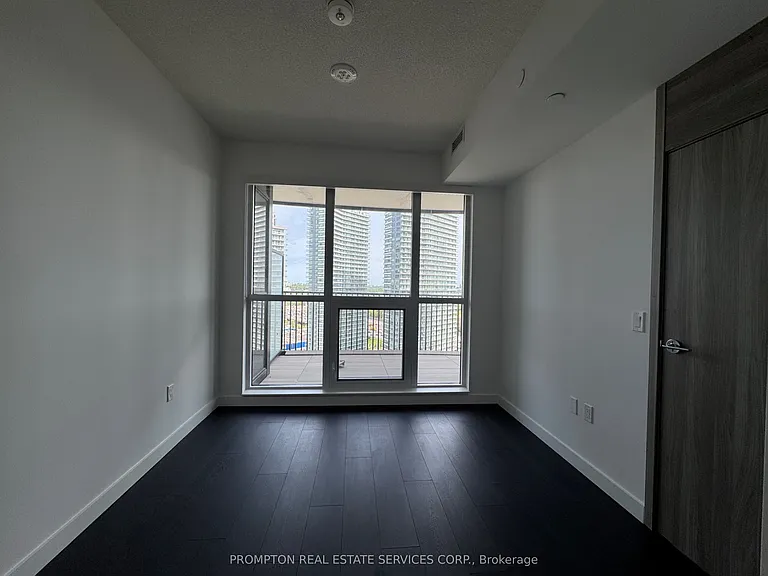 18 Esther Shiner Blvd #2012 — Photo 12