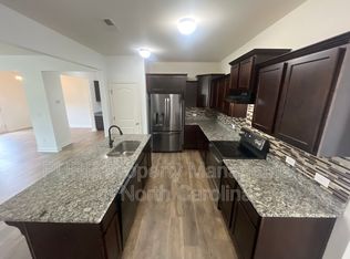 172 Hidden Lakes Rd, Statesville, NC 28677