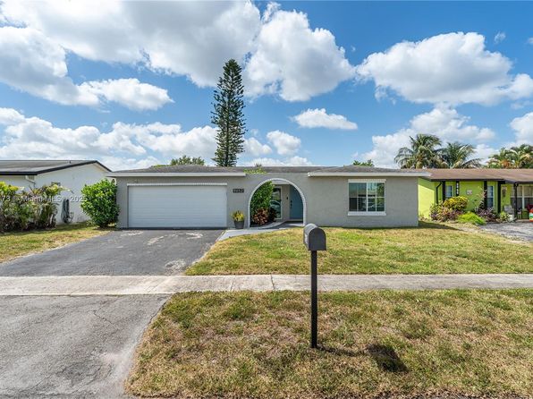 9652 NW 19th Pl, Sunrise, FL 33322