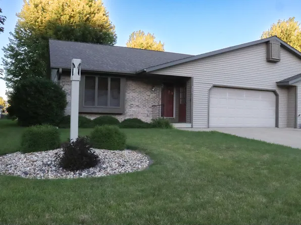 718 Valley View Dr #D-4, Fulton, IL 61252