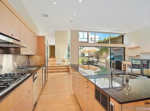 4th image of 7725 Herschel Ave