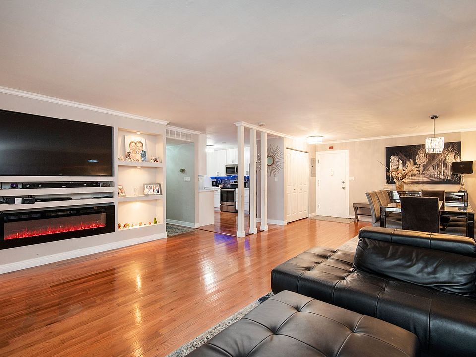 1st image of 640 Murray Ln Unit 102