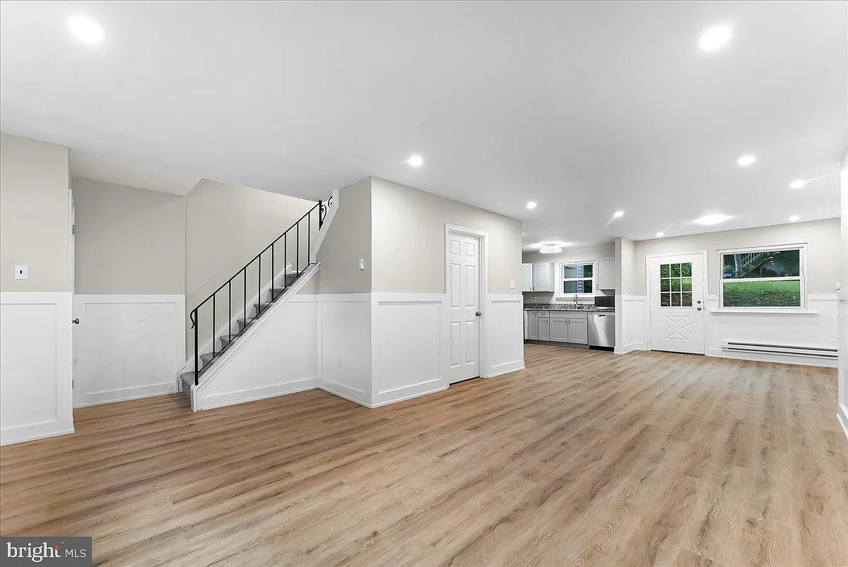 4 bed, 1.5 bath, 1536 sqft, $2,750 — Photo 2