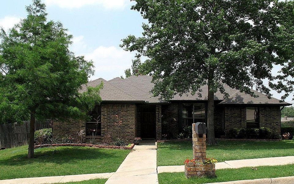 1st image of 1715 Dogwood Dr