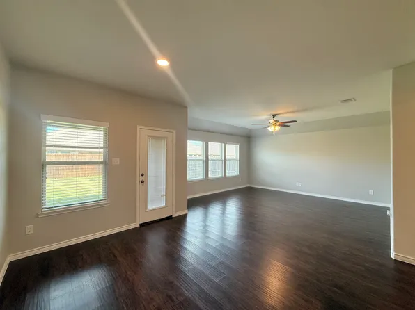 3140 Overlook Dr, Royse City, TX 75189