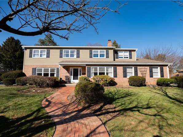 405 Iroquois St, Emmaus, PA 18049