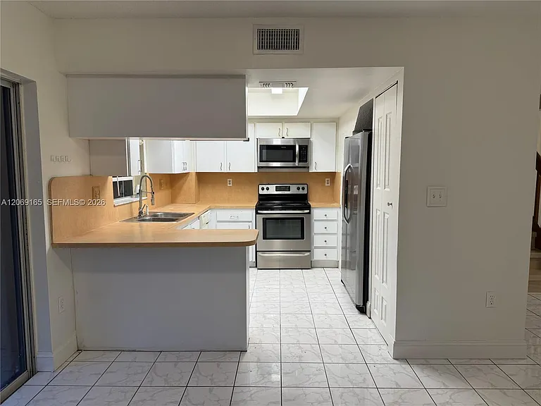 12372 SW 52nd Ct #0 — Photo 7
