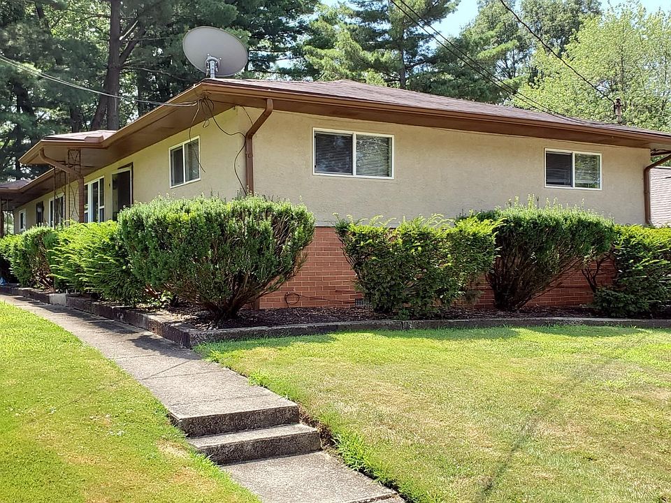 2nd image of 305 Myrtle Dr